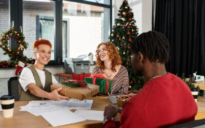 Die besten steuerfreien Weihnachtsgeschenke für Mitarbeiter:innen