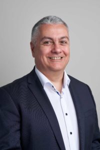 mario-filoxenidis-geschaeftsfuehrer-eucusa-200x300 Als Geschäftsführer des Beratungsunternehmens EUCUSA hat Mario Filoxenidis gleich in doppelter Hinsicht mit dem Thema Abschied von Kollegen bzw. Mitarbeiterinnen und Mitarbeitern zu tun.